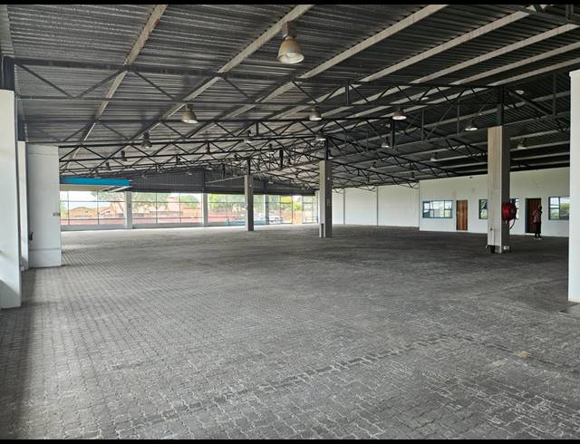 1,135M² BUSINESS TO LET IN TRICHARDT